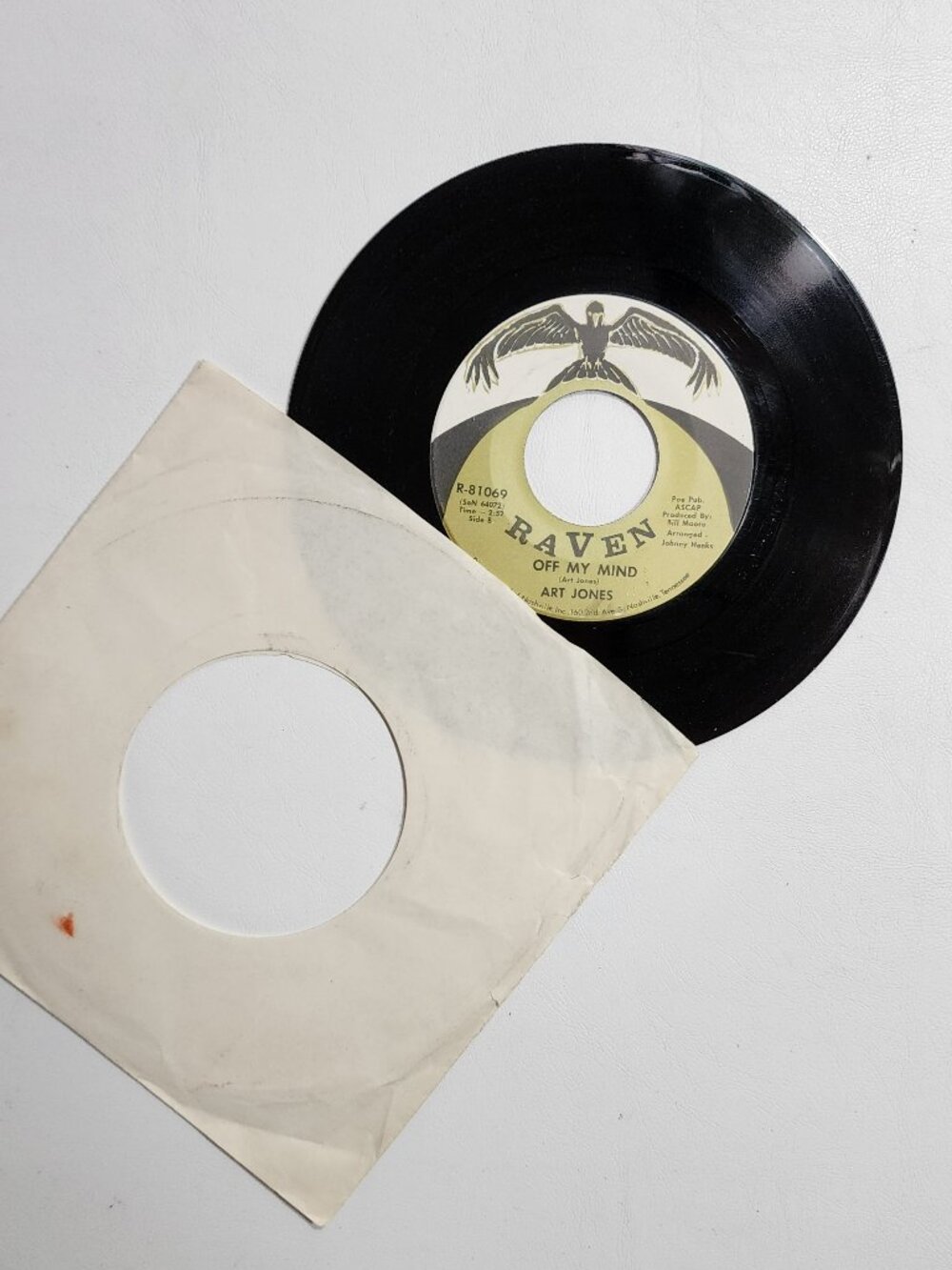 Art Jones - She Loves Me & Off My Mind Vintage 45RPM Vinyl RARE DISCONTINUED